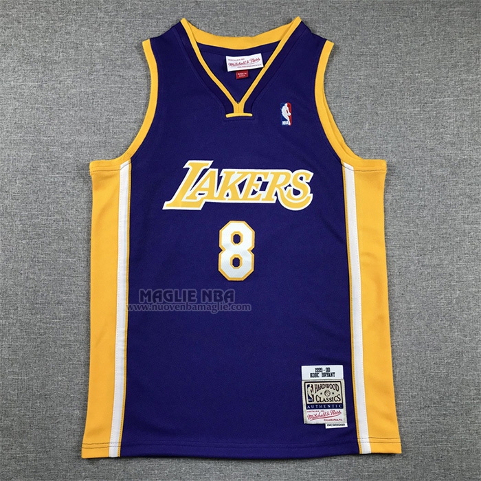 Maglia
 Kobe Bryant NO 8 Bambino
 Los Angeles Lakers Mitchell & Ness 1999-00 Viola
